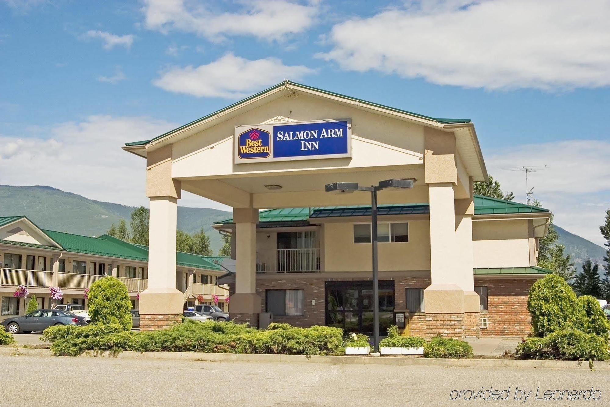 Surestay Plus Hotel By Best Western Salmon Arm Exterior photo